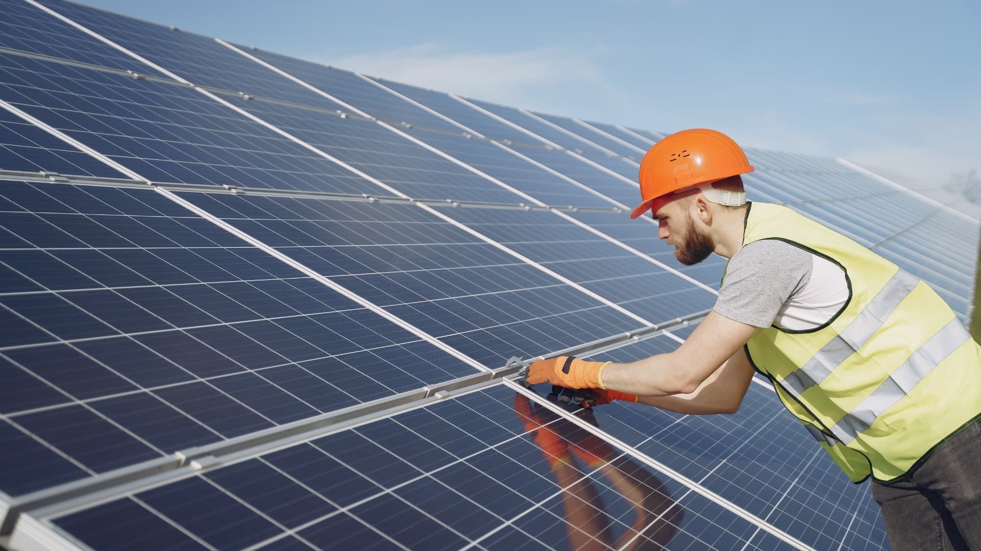 The Smart Business Choice: Upgrading to Commercial solar Nottingham Installations